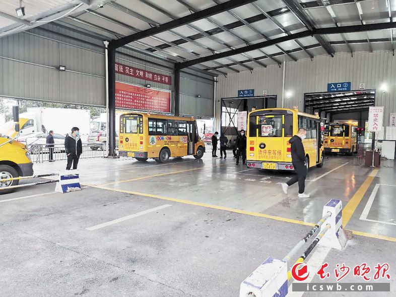 迎接開學，長沙1550輛校車已“在狀態”