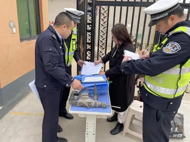 強化校車管理 筑牢出行安全 強化校車管理 筑牢出行安全