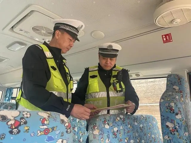 強化校車管理 筑牢出行安全 強化校車管理 筑牢出行安全