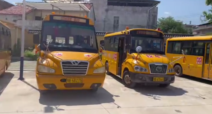 開鐵大隊聯(lián)合教育局開展校車暑期封存/ 圖片