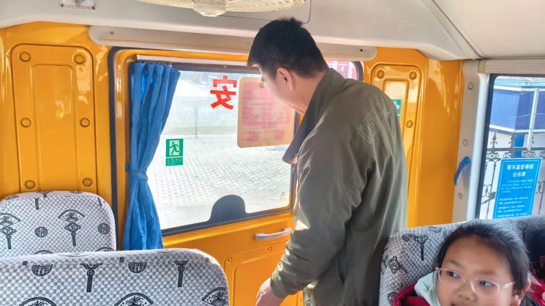 【順邁安全】校車安全應急演練 筑牢學生出行防線 圖片