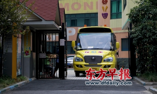 校車全面升級 部分學(xué)校棄用