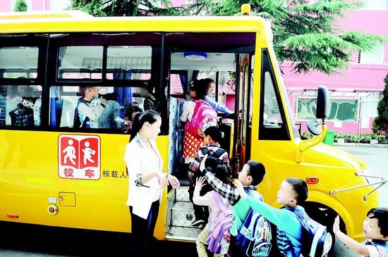 襄陽開展學(xué)校校車租賃業(yè)務(wù) 三所學(xué)校首次嘗鮮 襄陽開展學(xué)校校車租賃業(yè)務(wù) 三所學(xué)校首次嘗鮮