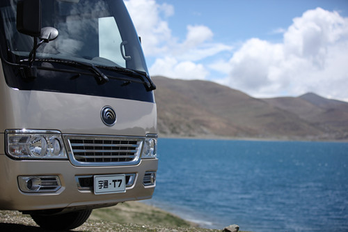 李克強總理來河南調(diào)研,乘坐宇通T7商務(wù)車 宇通T7:樹立中國自主品牌公商務(wù)用車新標準