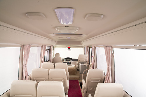 李克強總理來河南調(diào)研,乘坐宇通T7商務(wù)車 宇通T7:樹立中國自主品牌公商務(wù)用車新標準