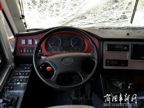 瘋狂校車直面瘋狂測試 宇通表示很淡定