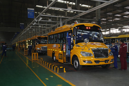 客戶見證第一碰 宇通校車成功挑戰(zhàn)撞墻測(cè)試