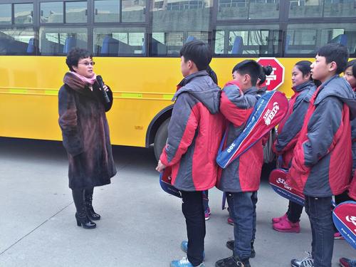 “袋鼠行動”全力護航校車安全——山西童華陽光校車公司舉辦“校車安全大講堂” “袋鼠行動”全力護航校車安全——山西童華陽光校車公司舉辦“校車安全大講堂”