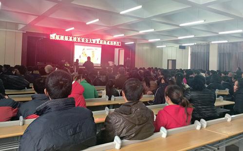 “袋鼠行動”全力護航校車安全——山西童華陽光校車公司舉辦“校車安全大講堂” “袋鼠行動”全力護航校車安全——山西童華陽光校車公司舉辦“校車安全大講堂”