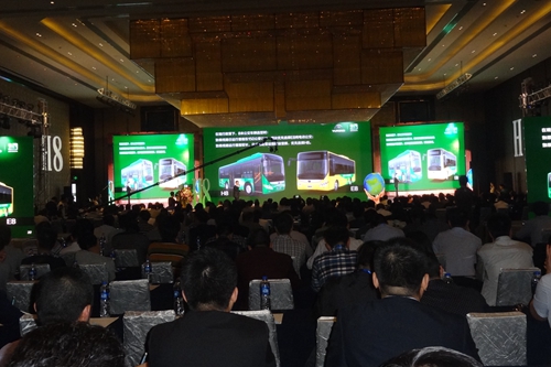 宇通H8插電式混動公交車重磅發布