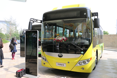 宇通H8插電式混動公交車重磅發布