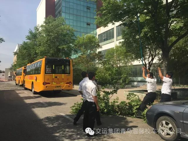 校車司機做“園丁”保障校車安全性 校車司機做“園丁”保障校車安全性