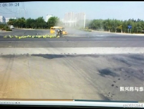 商丘一幼兒園校車發(fā)生車禍致6死28傷