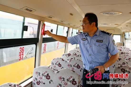 山東臨沂臨港區(qū):嚴(yán)把校車安全關(guān) 山東臨沂臨港區(qū):嚴(yán)把校車安全關(guān)