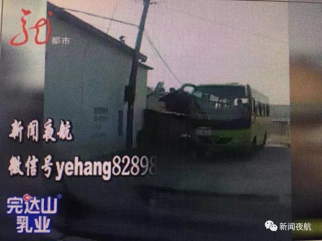 黑龍江一小學(xué)生放學(xué)回家 下車后被送他的校車碾軋致死 小學(xué)生放學(xué)回家 下車后被送他的校車碾軋致死