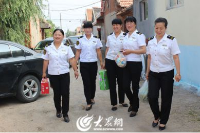 五年如一日 萊西交運校車“五朵金花”心念孤殘女孩