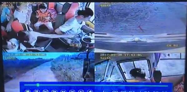 4歲男孩被校車撞上不幸身亡!出事時司機懷里竟抱著一個人……行車記錄儀還原現場! 4歲男孩被校車撞上不幸身亡!出事時司機懷里竟抱著一個人……行車記錄儀還原現場!