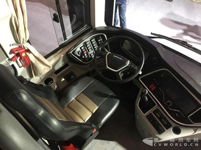 智能化與高端化產品亮相 宇通打響道路運輸第一槍 智能化與高端化產品亮相 宇通打響道路運輸第一槍