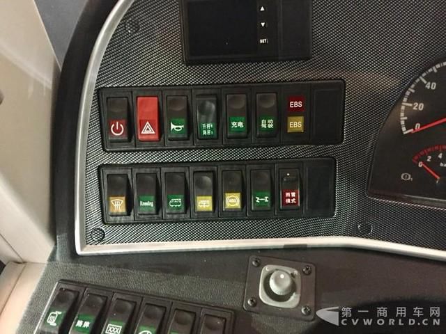 智能化與高端化產品亮相 宇通打響道路運輸第一槍 智能化與高端化產品亮相 宇通打響道路運輸第一槍