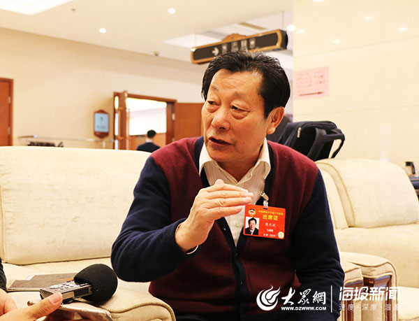 兩會聲音|建議推廣由校車接送小學生上下學 兩會聲音|建議推廣由校車接送小學生上下學