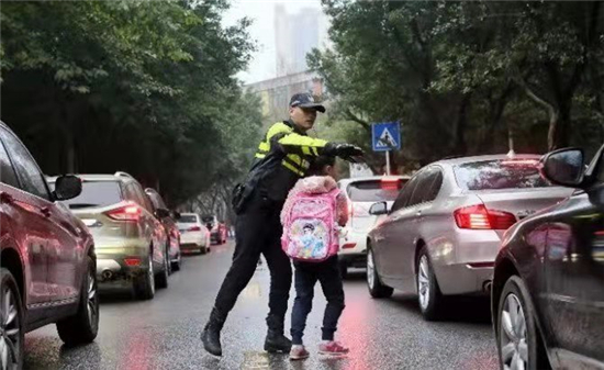 “走進警營·驍騎印象” “走進警營·驍騎印象”