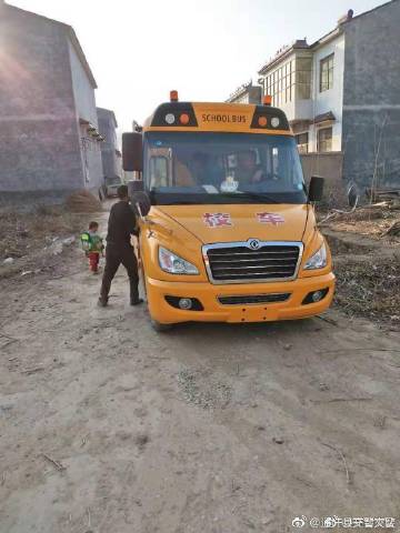 對校車違法行為“零容忍” 對校車違法行為“零容忍”