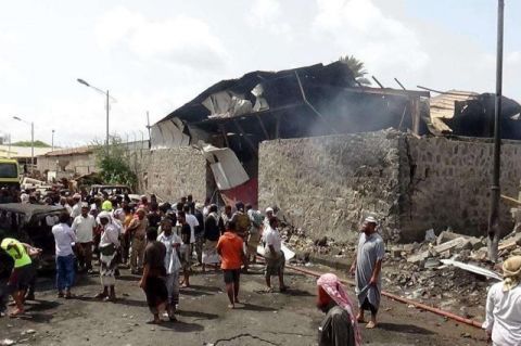 一枚美制炸彈砸向校車!40名兒童當場死亡,調查卻稱是誤炸 一枚美制炸彈砸向校車!40名兒童當場死亡,調查卻稱是誤炸