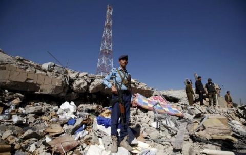 一枚美制炸彈砸向校車!40名兒童當場死亡,調查卻稱是誤炸 一枚美制炸彈砸向校車!40名兒童當場死亡,調查卻稱是誤炸