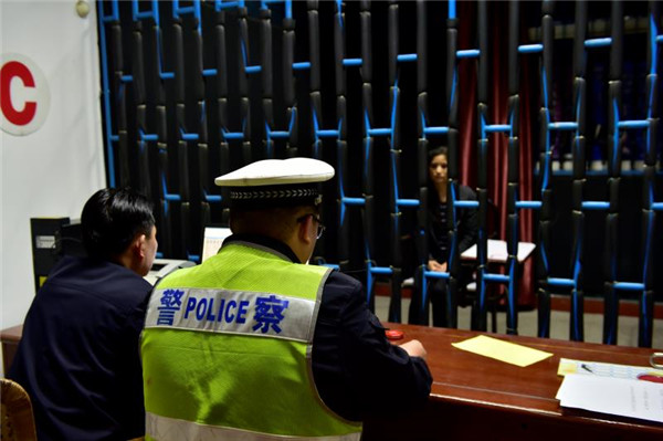 校車核載7人實載20人 司機和幼兒園園長涉嫌危險駕駛罪被查處 校車核載7人實載20人 司機和幼兒園園長涉嫌危險駕駛罪被查處