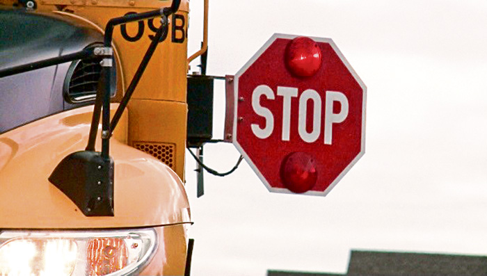 起訴校車前不停車的司機 今后僅需要“這個”就夠了! 起訴校車前不停車的司機 今后僅需要“這個”就夠了!