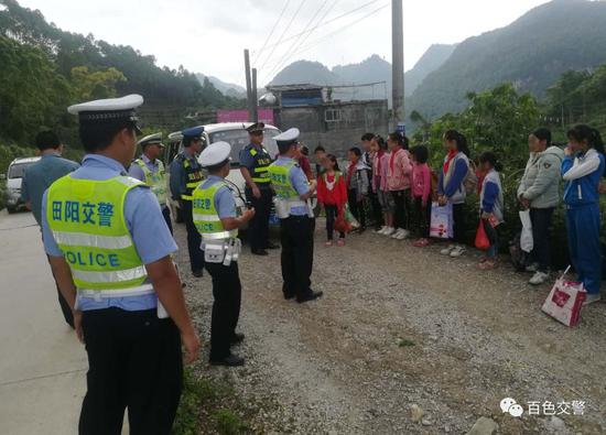 守護!莫讓“黑校車”傷害孩子的出行安全 守護!莫讓“黑校車”傷害孩子的出行安全