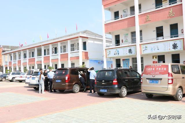 校車安全無小事,落實文件抓檢查 校車安全無小事,落實文件抓檢查