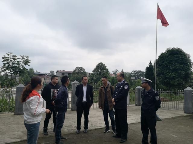 思南縣部門聯動開展校車運營專項整治行動/ 思南縣部門聯動開展校車運營專項整治行動