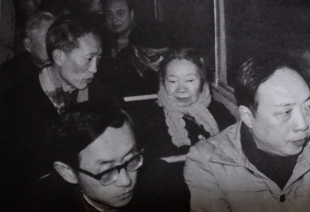 歷史深處開來復(fù)旦校車,顧頡剛、謝希德、蕭乾、朱東潤等常坐 歷史深處開來復(fù)旦校車,顧頡剛、謝希德、蕭乾、朱東潤等常坐