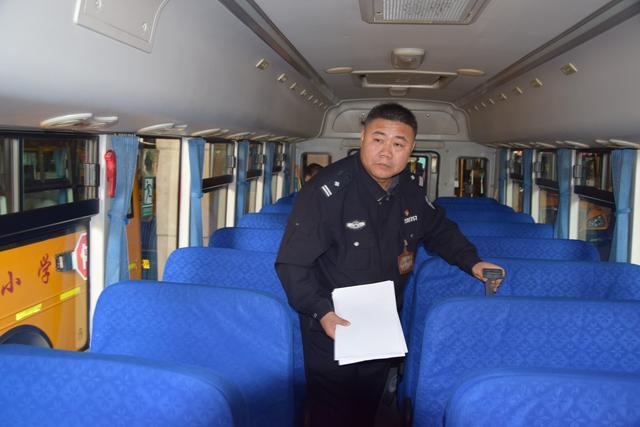 增強(qiáng)交通意識(shí) 筑牢學(xué)校安全防線