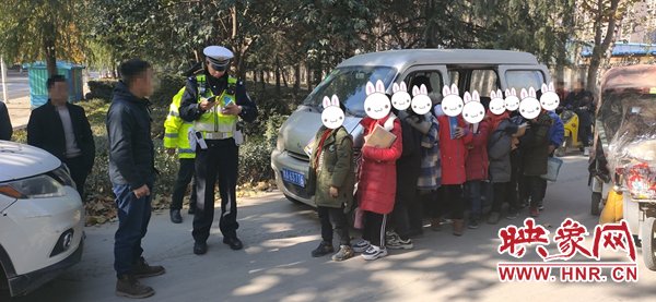 一天查獲6起“黑校車” 鄭州交警五大隊嚴查接送學生車輛超員駕駛交通違法行為 一天查獲6起“黑校車” 鄭州交警五大隊嚴查接送學生車輛超員駕駛交通違法行為