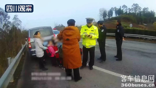 又見多輛“黑校車”!又現(xiàn)200%嚴重超員!危險何時能遠離學生? 5.png