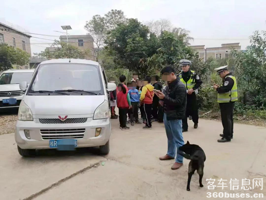 又見多輛“黑校車”!又現(xiàn)200%嚴重超員!危險何時能遠離學生? 2.png