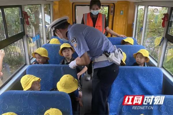 治頑記丨北斗系統巡校車、“一車一碼”查渣土車,科技助力長沙治頑 治頑記丨北斗系統巡校車、“一車一碼”查渣土車,科技助力長沙治頑