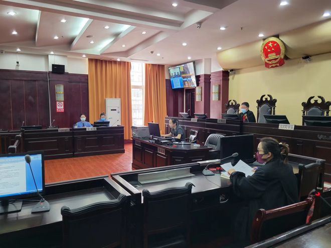 “黑校車”嚴重超員，2人被判刑！