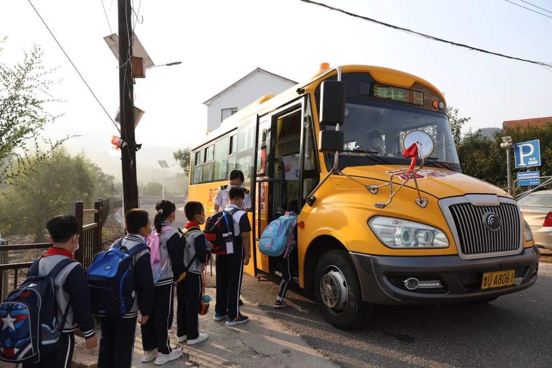 決勝百日|校車開進大山深處 溫暖學生求學路 決勝百日|校車開進大山深處 溫暖學生求學路
