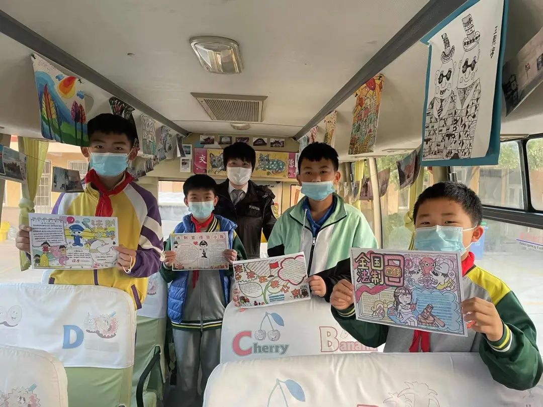 城運控股集團交運溫馨校車公司開展“國家憲法日”主題系列活動 圖片