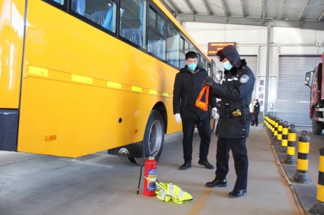 接“大單”!赤峰市交管支隊車管所迎來一批新“客人” 圖片