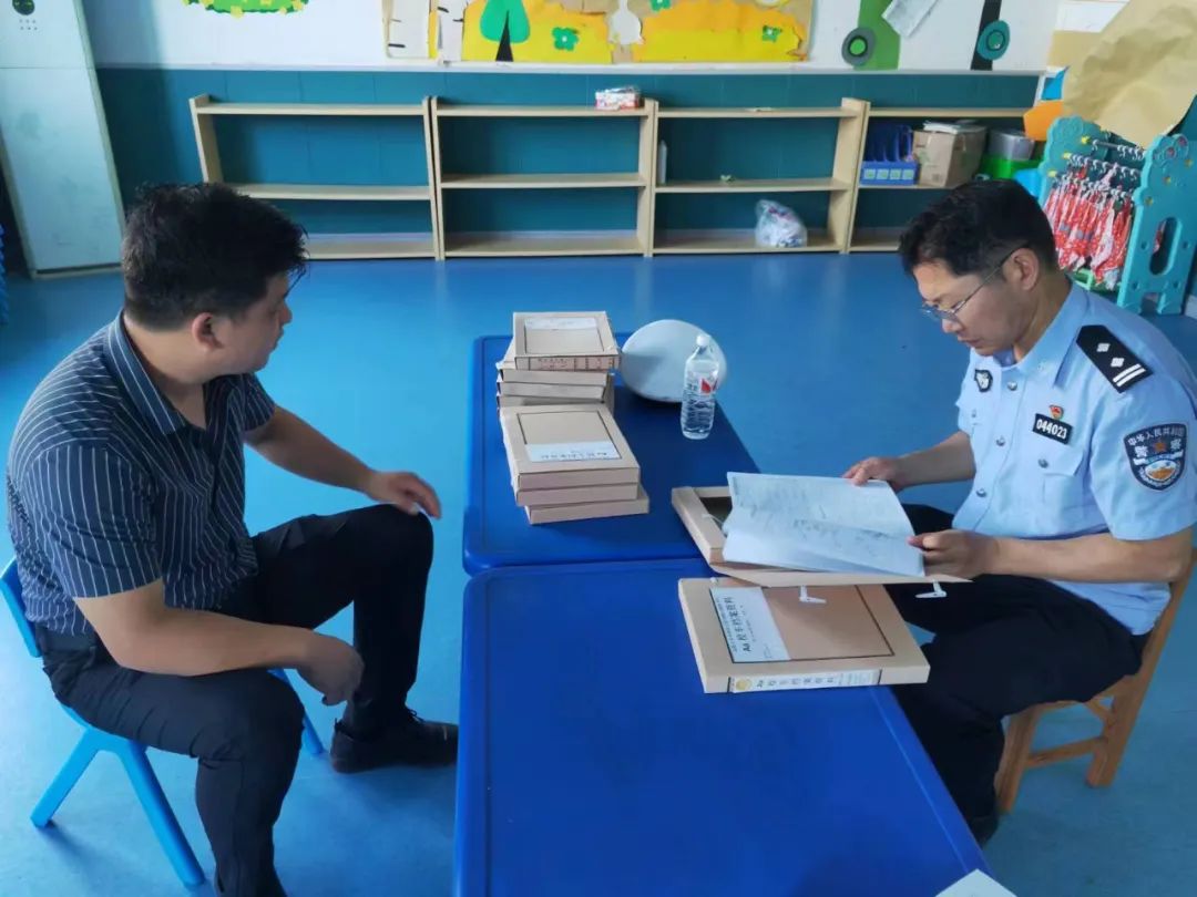 夏季交通安全整治 | 高新交警進(jìn)幼兒園開展校車安全檢查 圖片