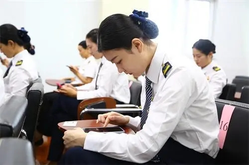 賽技能 提服務!2000余名校車隨車照管員同臺競技 賽技能 提服務!2000余名校車隨車照管員同臺競技