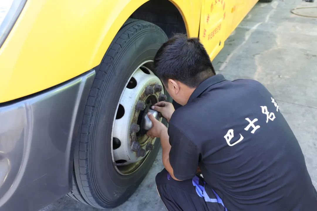 校車“大體檢” ,守護(hù)平安上學(xué)路 校車“大體檢” ,守護(hù)平安上學(xué)路