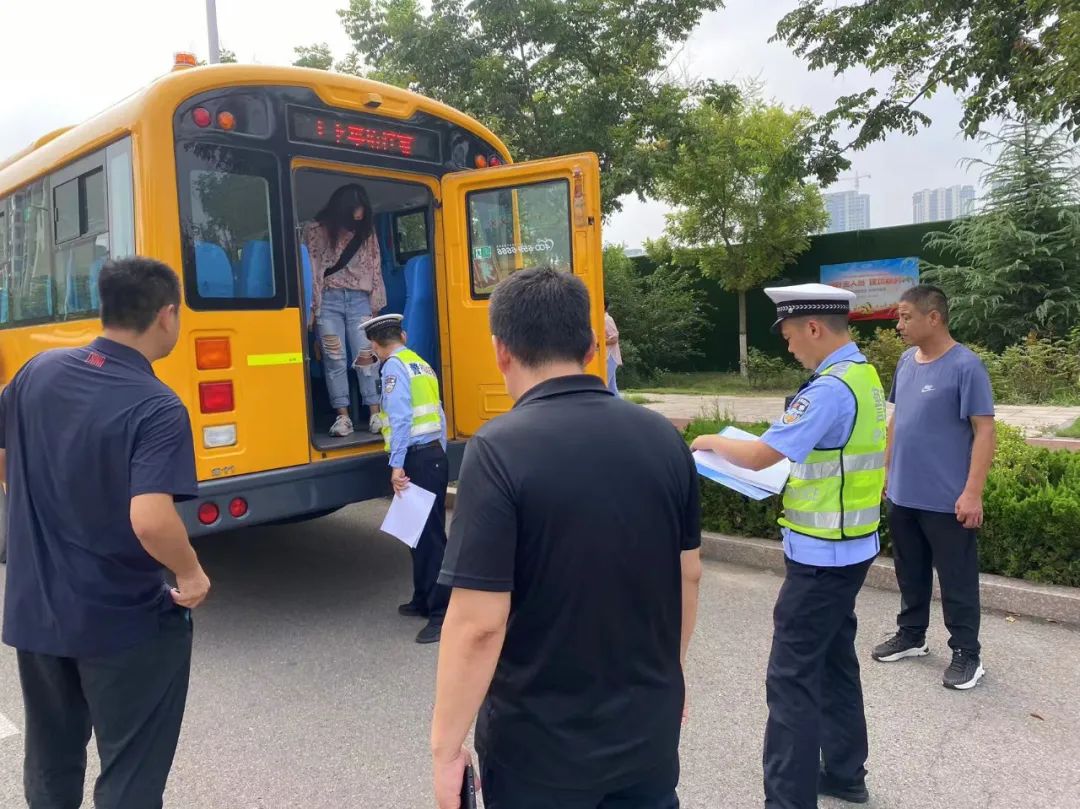 校車安全大檢查 全力護航開學季 圖片