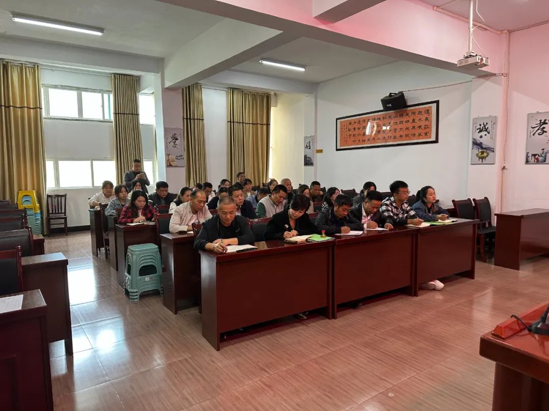 強(qiáng)化校車安全管理培訓(xùn),讓校車“跑”得更安全 | 夏季交通安全整治 圖片