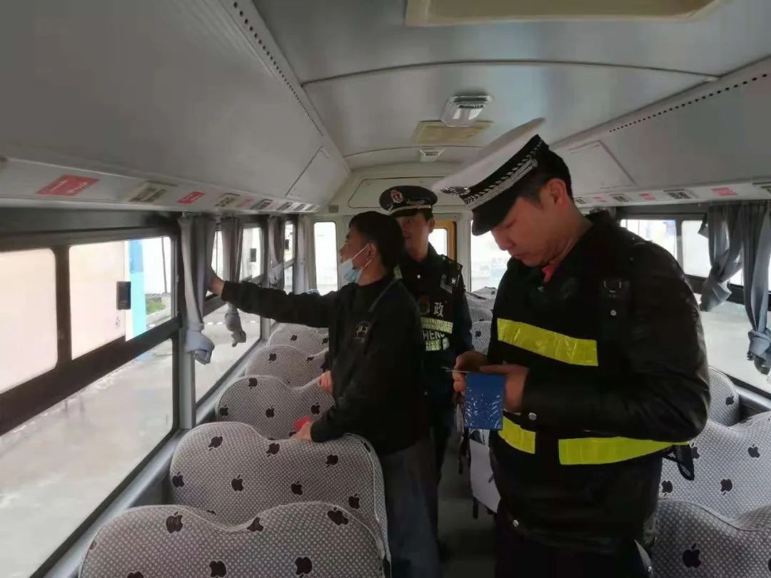 強(qiáng)化校車安全管理培訓(xùn),讓校車“跑”得更安全 | 夏季交通安全整治 圖片