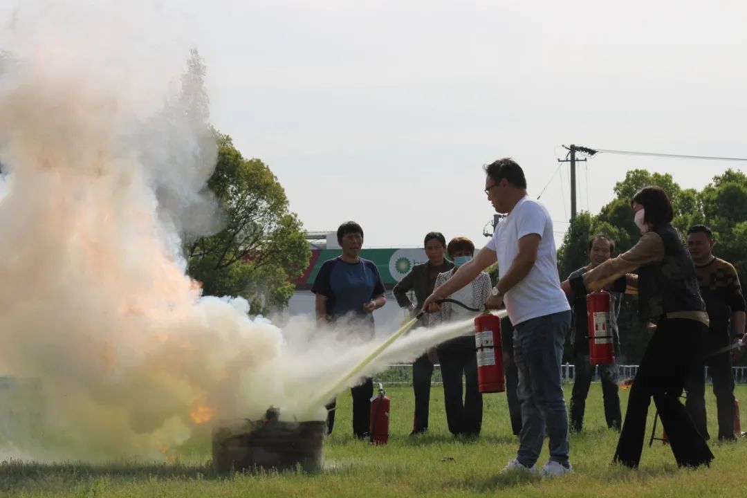 嵊州長運:守護未來,長運校車安全演練 嵊州長運:守護未來,長運校車安全演練